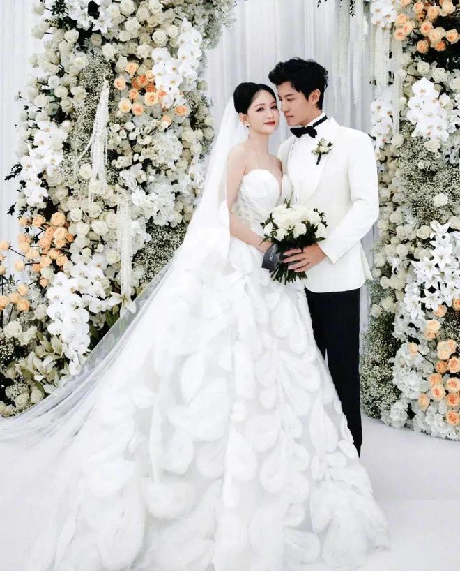 24 娱乐圈幸福婚讯大盘点九游会真人游戏第一品牌20(图4)
