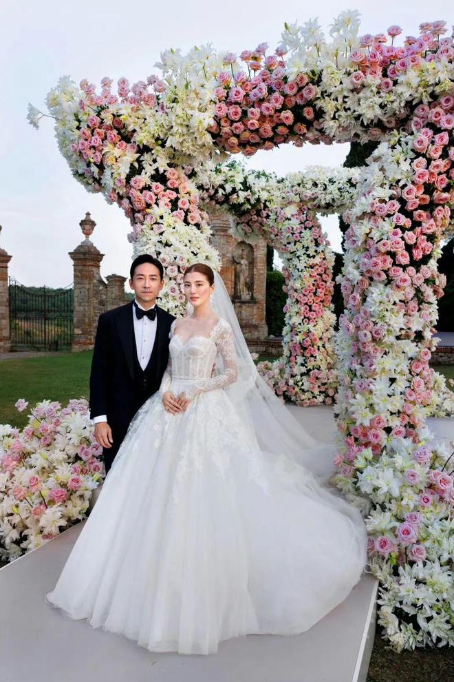 24 娱乐圈幸福婚讯大盘点九游会真人游戏第一品牌20(图12)