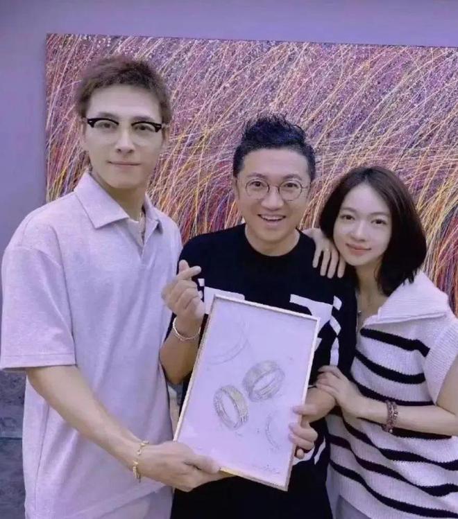 24 娱乐圈幸福婚讯大盘点九游会真人游戏第一品牌20(图21)
